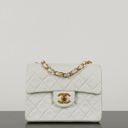 Chanel Mini Square Classic Flap Bag aus weißem gestepptem Lammleder mit 24K vergoldeten Beschlägen