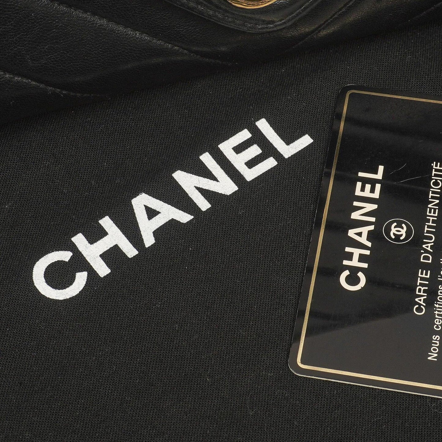 Chanel Mini Quadratische Klappentasche Chevron Gepolstertes Lammleder 24K vergoldete Hardware