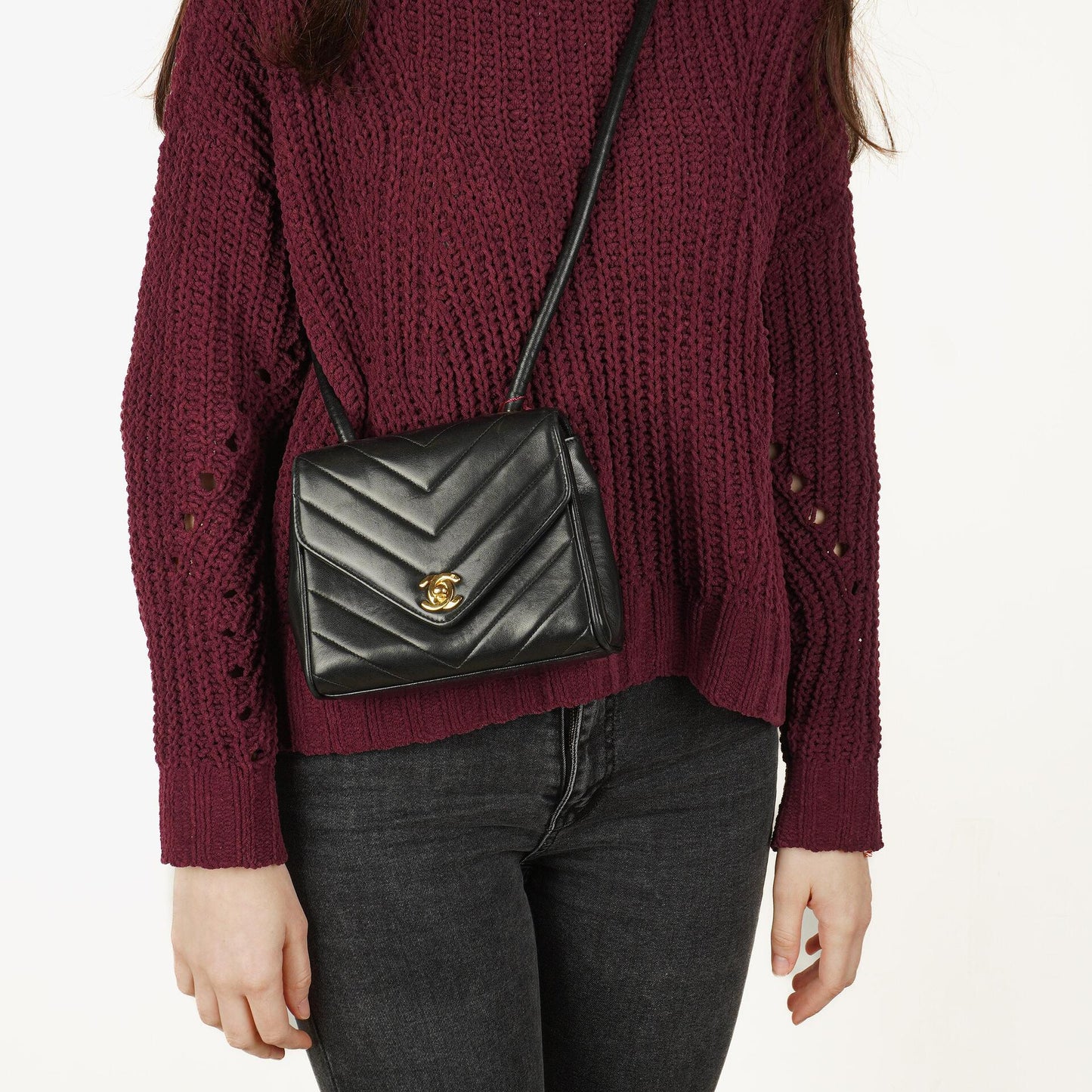 Chanel Mini Quadratische Klappentasche Chevron Gepolstertes Lammleder 24K vergoldete Hardware