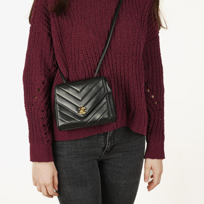 Chanel Mini Quadratische Klappentasche Chevron Gepolstertes Lammleder 24K vergoldete Hardware