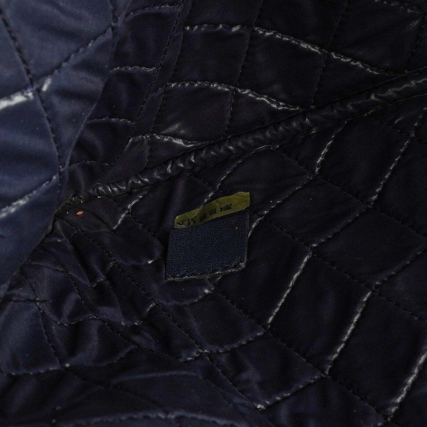 Chanel Große Kosmetiktasche aus marineblauem Lammleder und olivgrünem gestepptem Lackleder, 2014