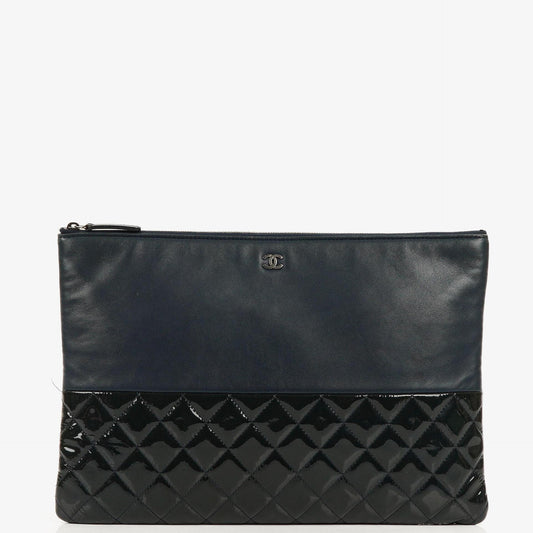 Chanel Große Kosmetiktasche aus marineblauem Lammleder und olivgrünem gestepptem Lackleder, 2014