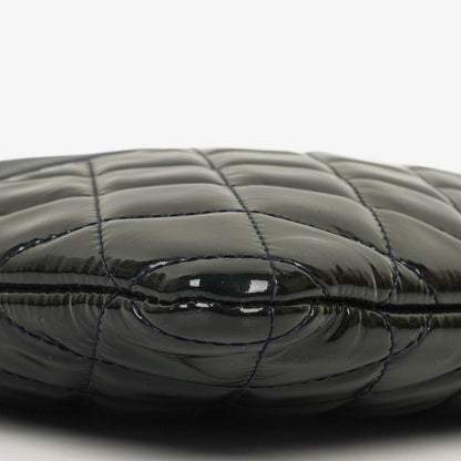 Chanel Große Kosmetiktasche aus marineblauem Lammleder und olivgrünem gestepptem Lackleder, 2014