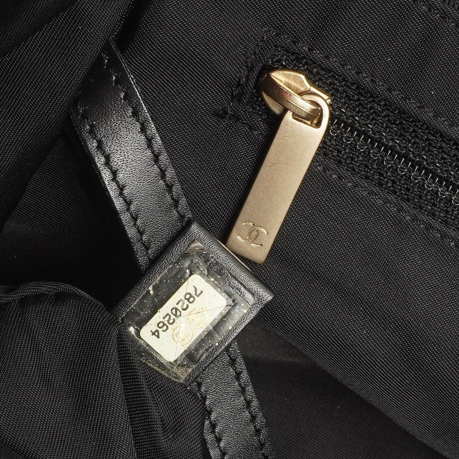 Chanel New Travel Line PM Tote Tasche Schwarz Nylon