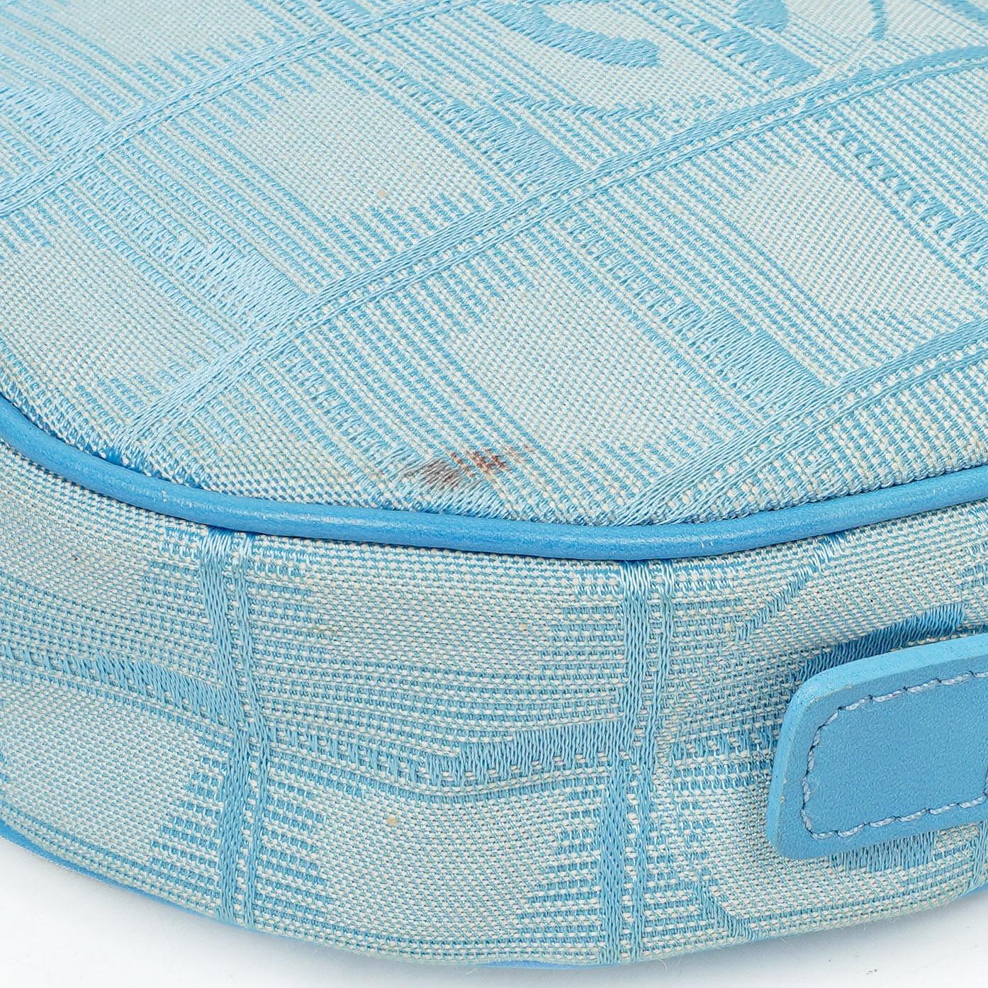 Chanel Nylon Reise Runde Blaue Kosmetiktasche, 2002-2003