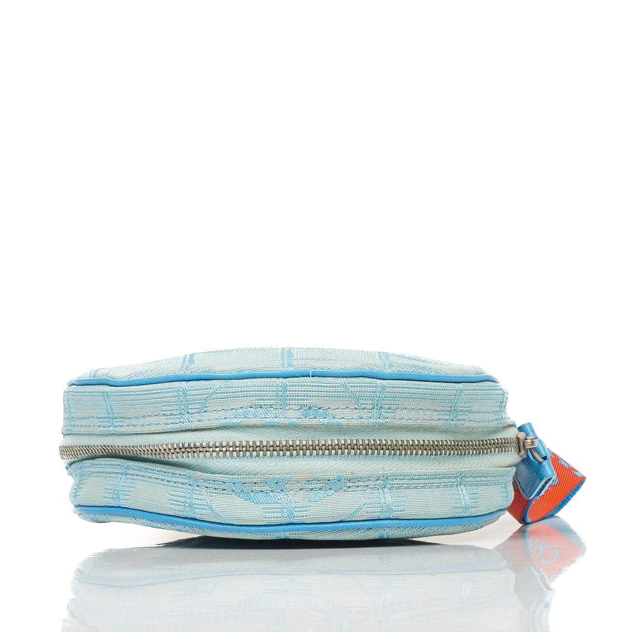 Chanel Nylon Reise Runde Blaue Kosmetiktasche, 2002-2003