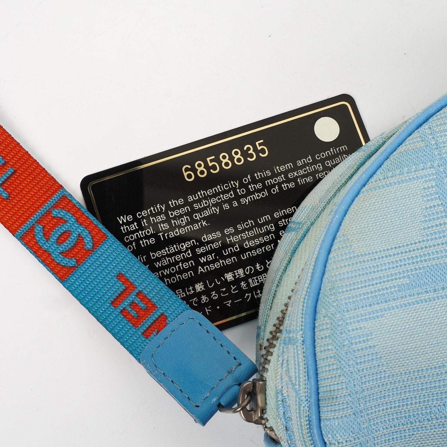Chanel Nylon Reise Runde Blaue Kosmetiktasche, 2002-2003
