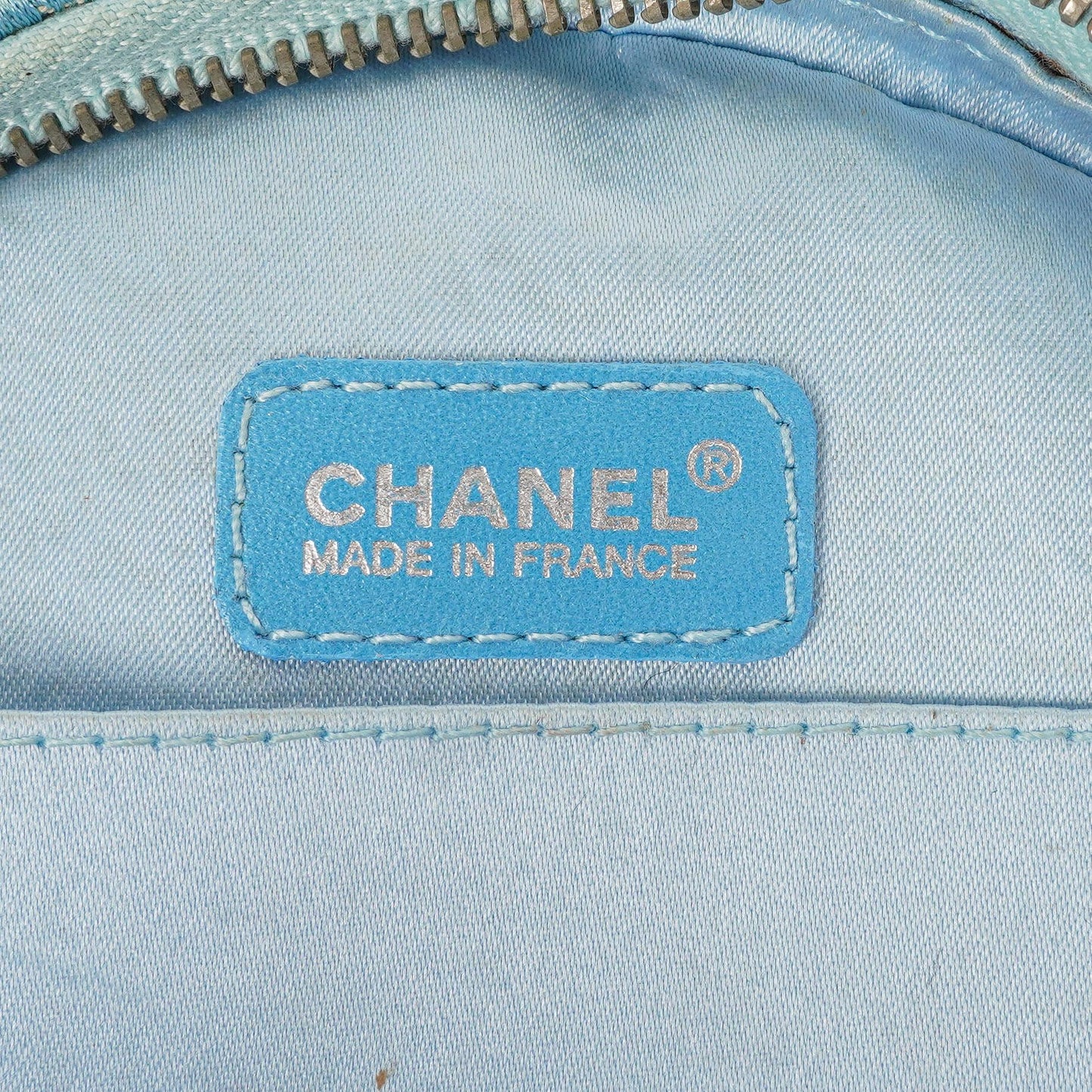 Chanel Nylon Reise Runde Blaue Kosmetiktasche, 2002-2003
