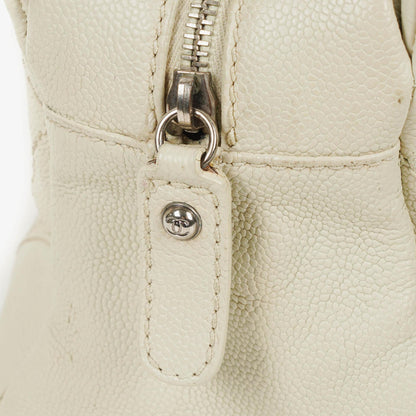 Chanel Outdoor Ligne Wild Stitch Schultertasche mit Kette