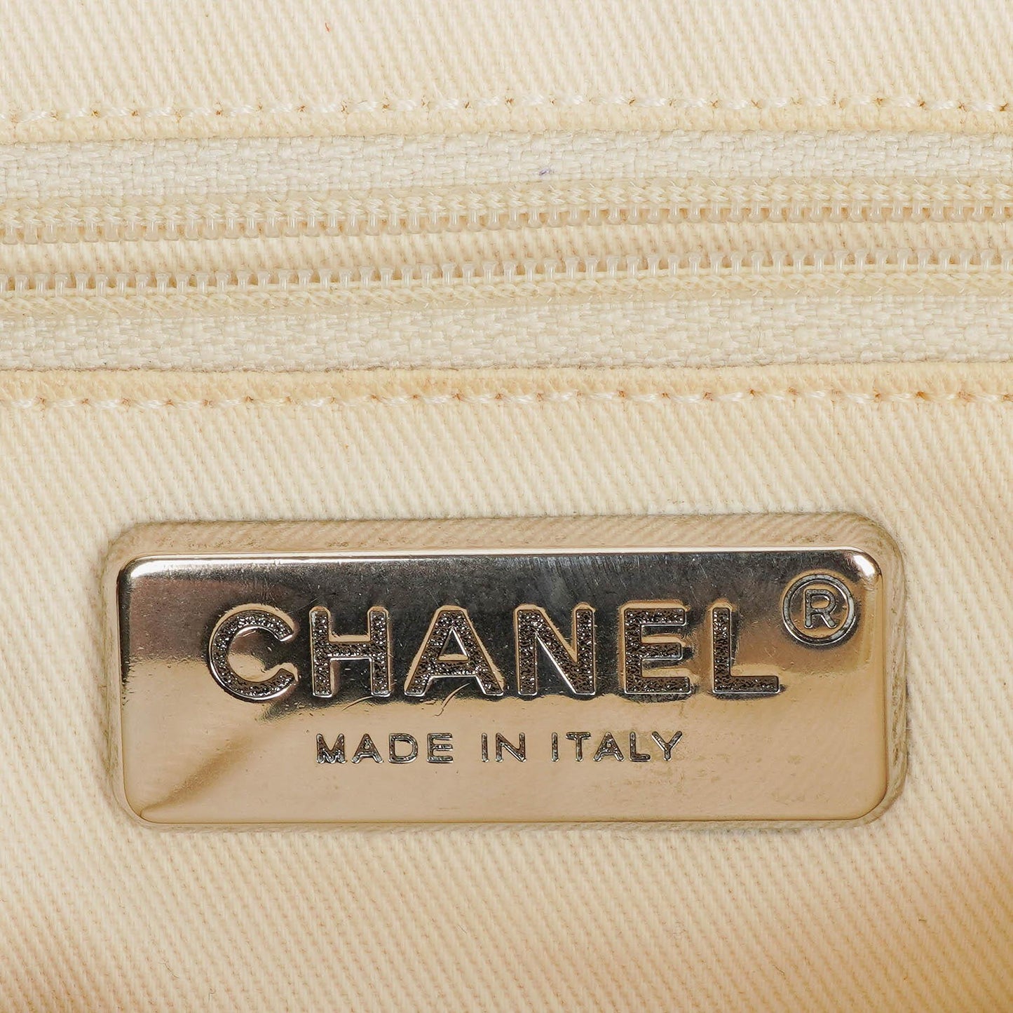 Chanel Outdoor Ligne Wild Stitch Schultertasche mit Kette