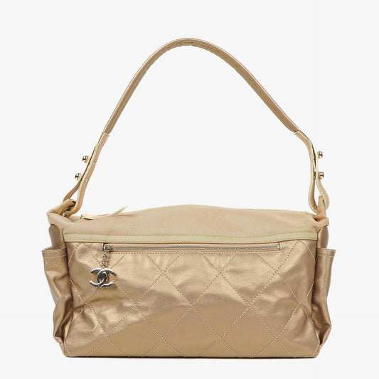 Chanel Paris-Biarritz Hobo Tasche in Gold