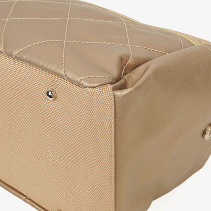 Chanel Paris-Biarritz Hobo Tasche in Gold