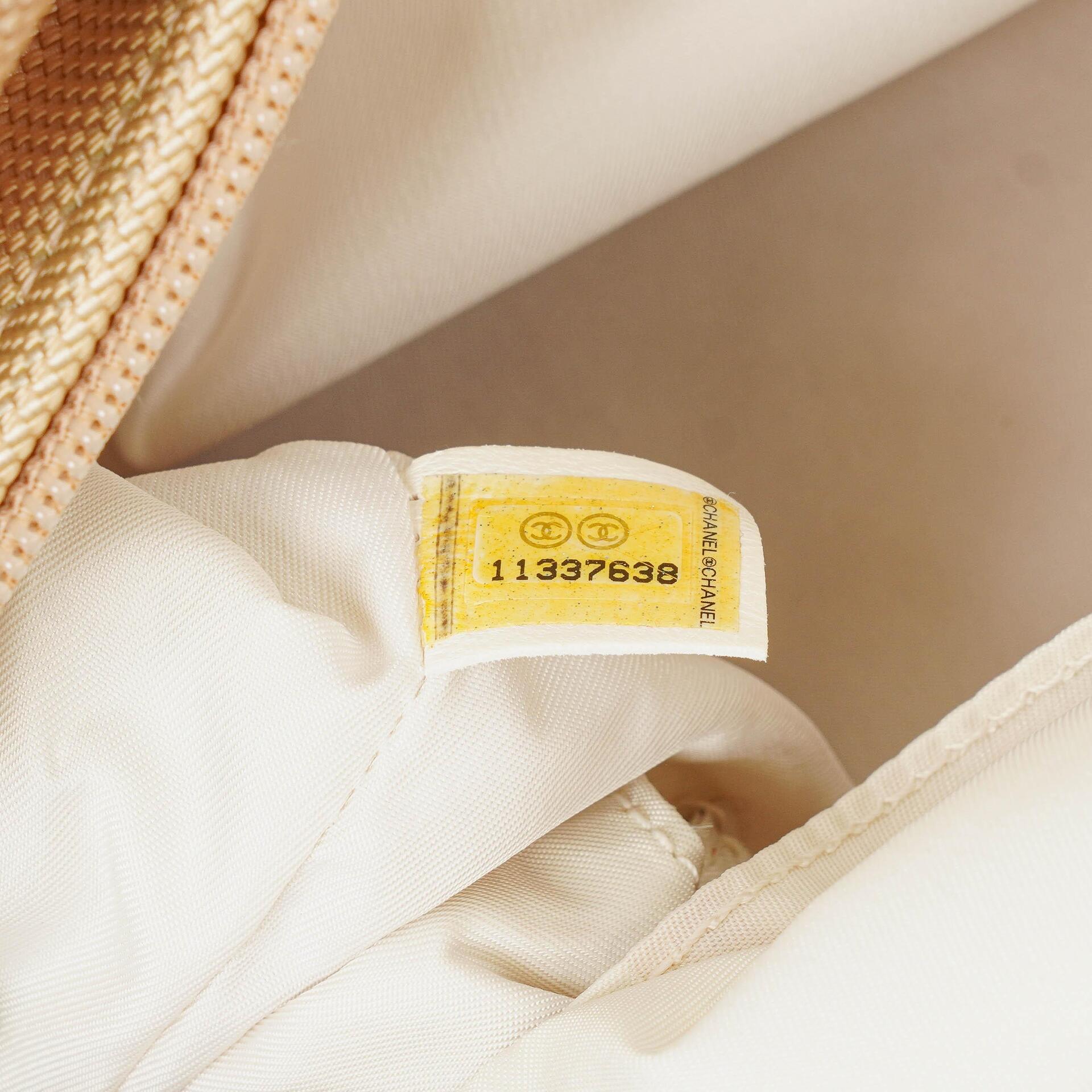 Chanel Paris-Biarritz Hobo Tasche in Gold