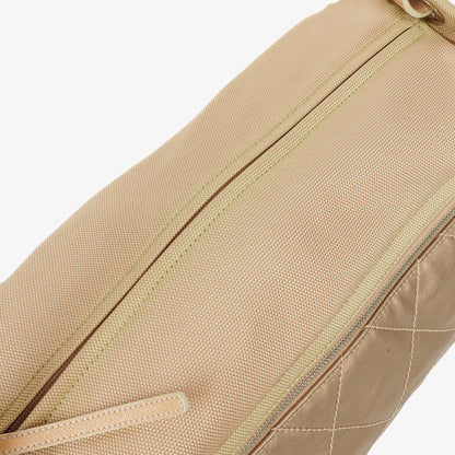 Chanel Paris-Biarritz Hobo Tasche in Gold