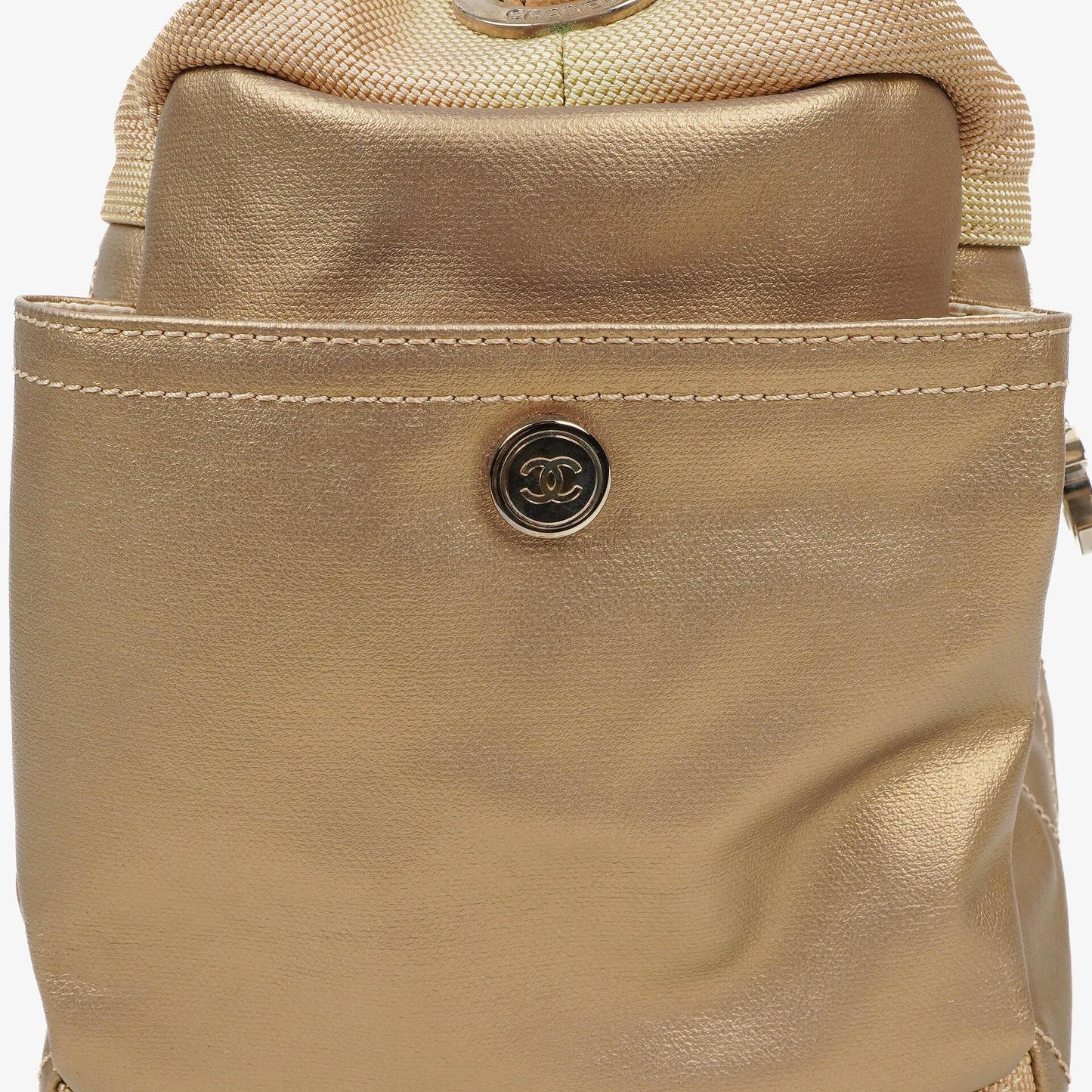 Chanel Paris-Biarritz Hobo Tasche in Gold