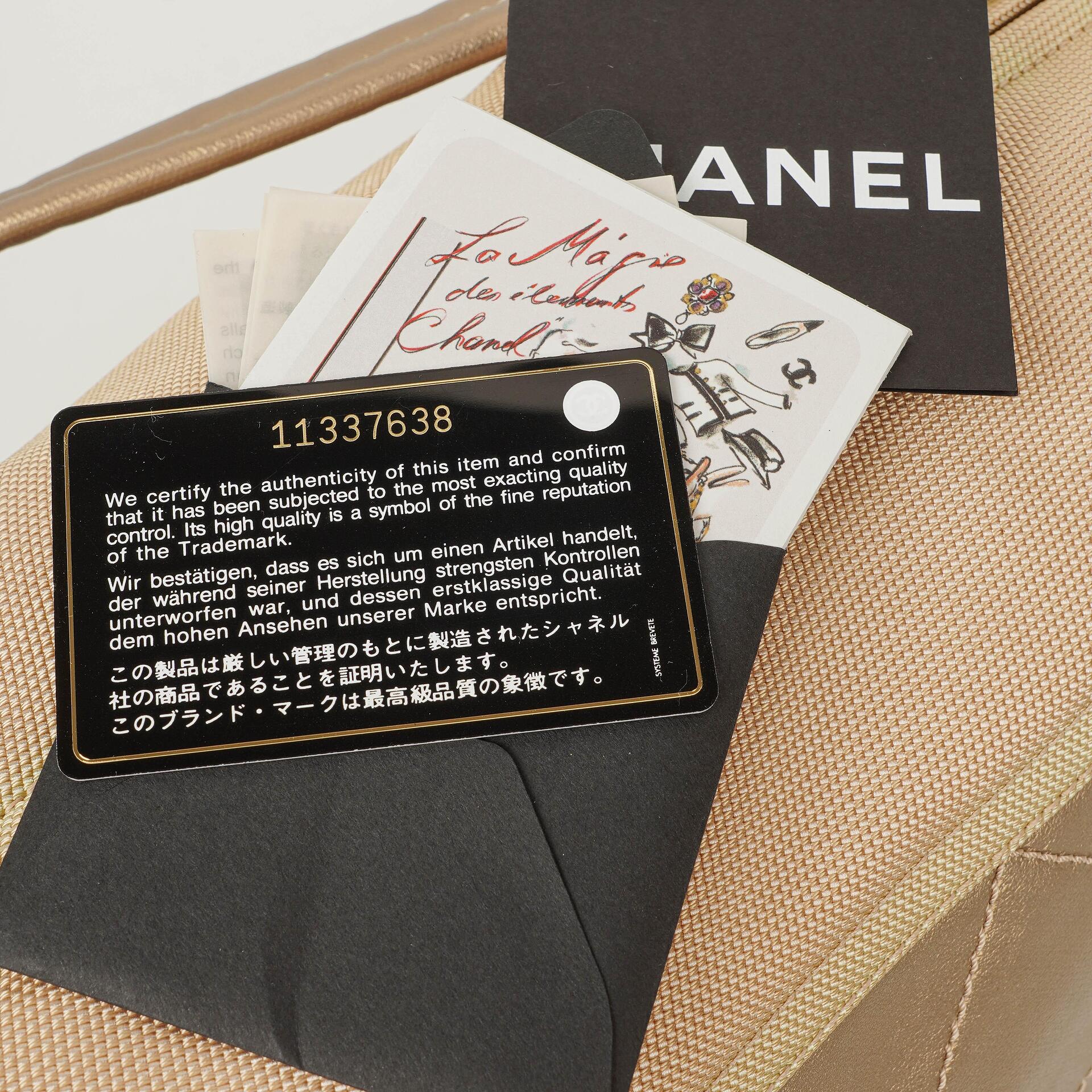 Chanel Paris-Biarritz Hobo Tasche in Gold