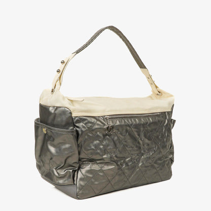 Chanel Paris-Biarritz Silber und Creme Große Hobo Tasche