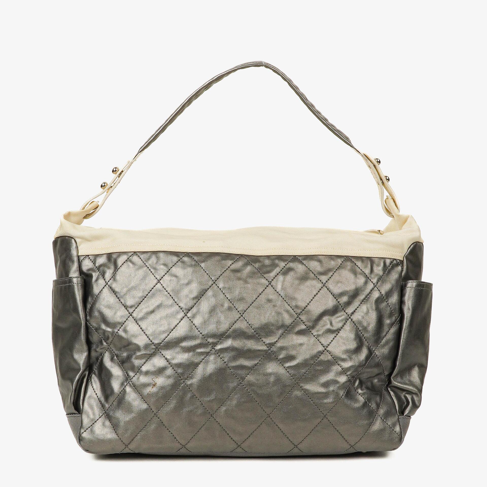 Chanel Paris-Biarritz Silber und Creme Große Hobo Tasche