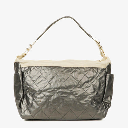Chanel Paris-Biarritz Silber und Creme Große Hobo Tasche