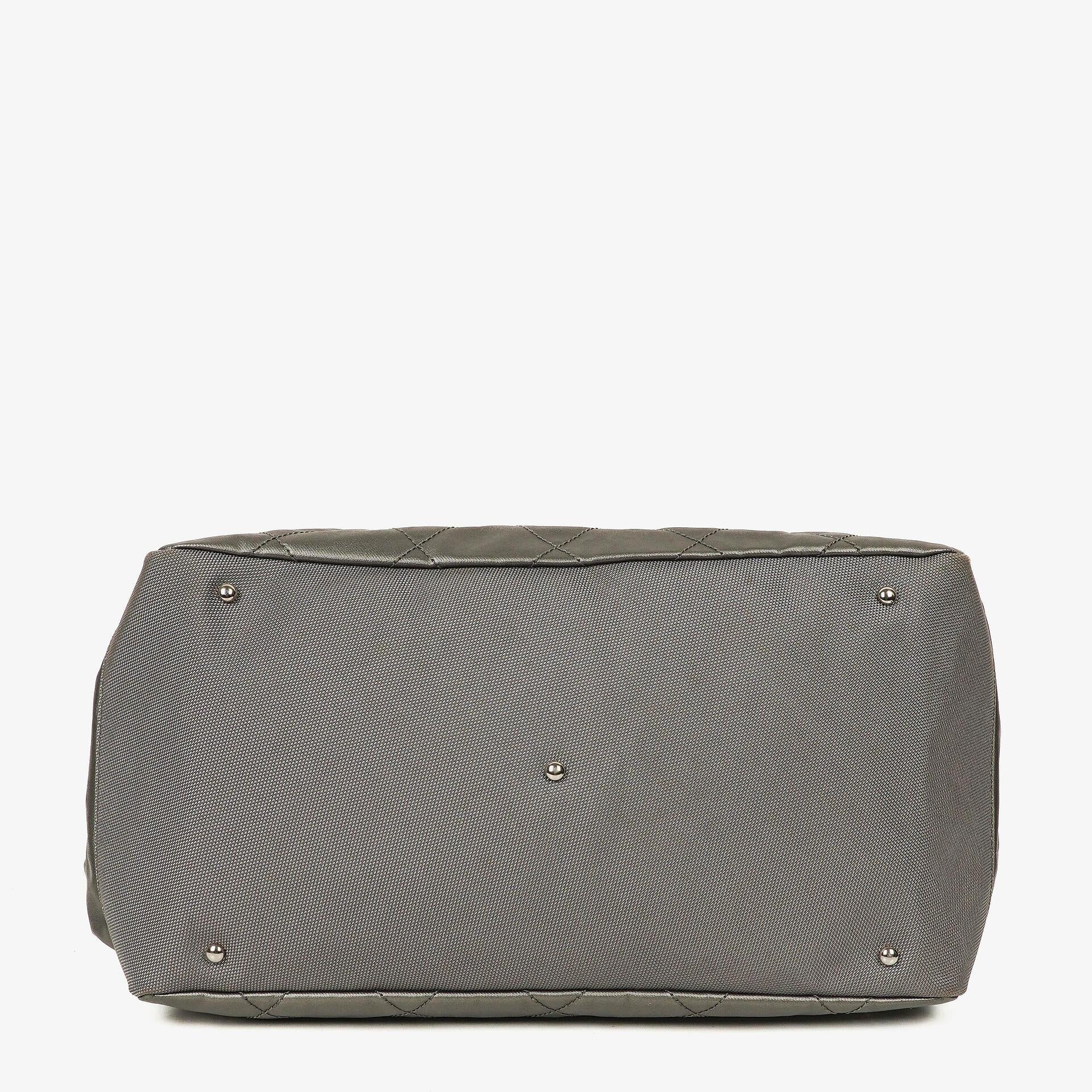 Chanel Paris-Biarritz Silber und Creme Große Hobo Tasche