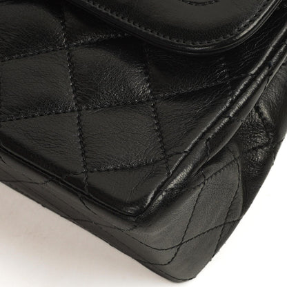 Chanel Paris Klassische Mittlere Doppelklappen Tasche Schwarze Gequiltete Lammleder Mit Gold- & Silberfarbenem Zubehör