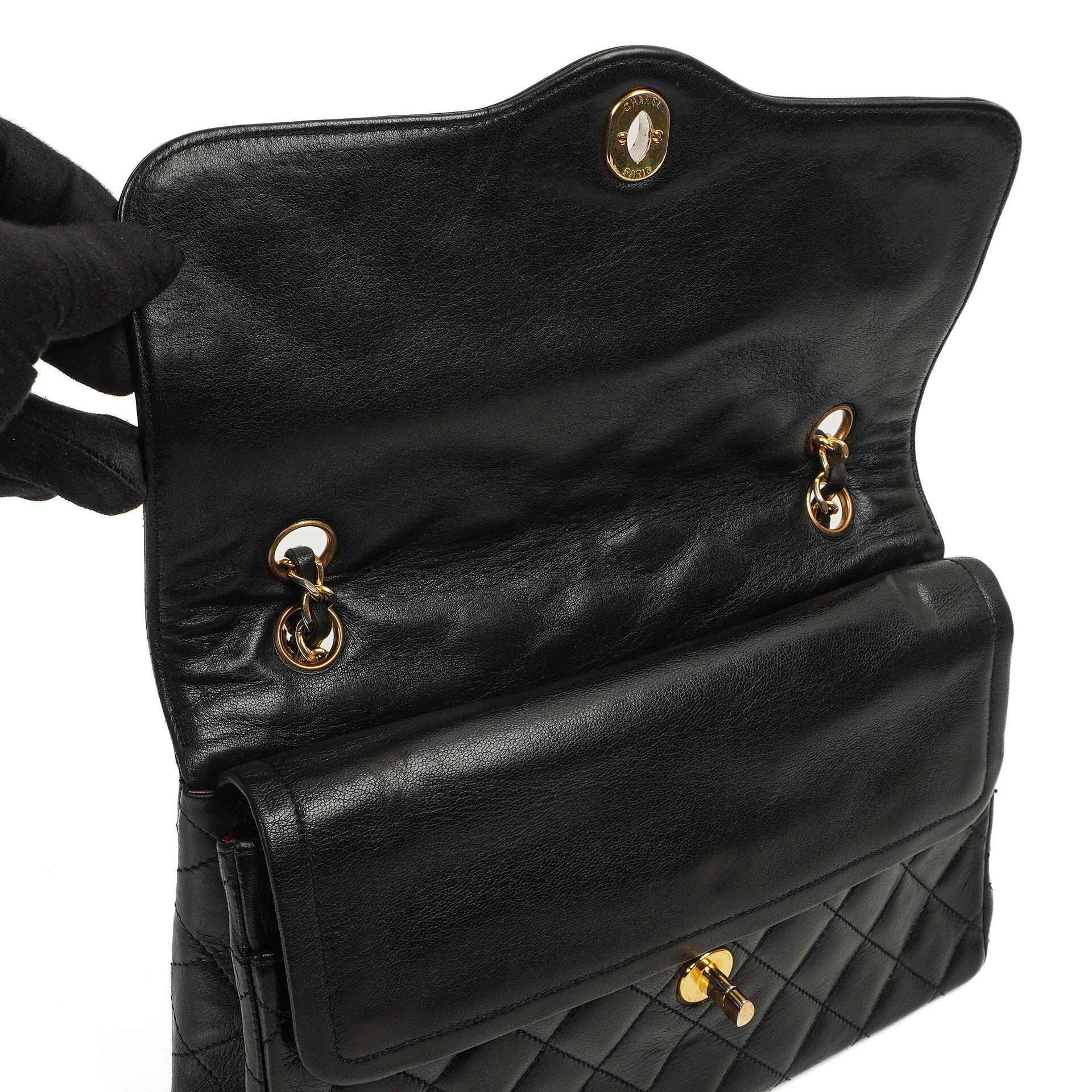 Chanel Paris Klassische Mittlere Doppelklappen Tasche Schwarze Gequiltete Lammleder Mit Gold- & Silberfarbenem Zubehör