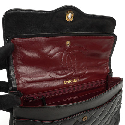 Chanel Paris Klassische Mittlere Doppelklappen Tasche Schwarze Gequiltete Lammleder Mit Gold- & Silberfarbenem Zubehör
