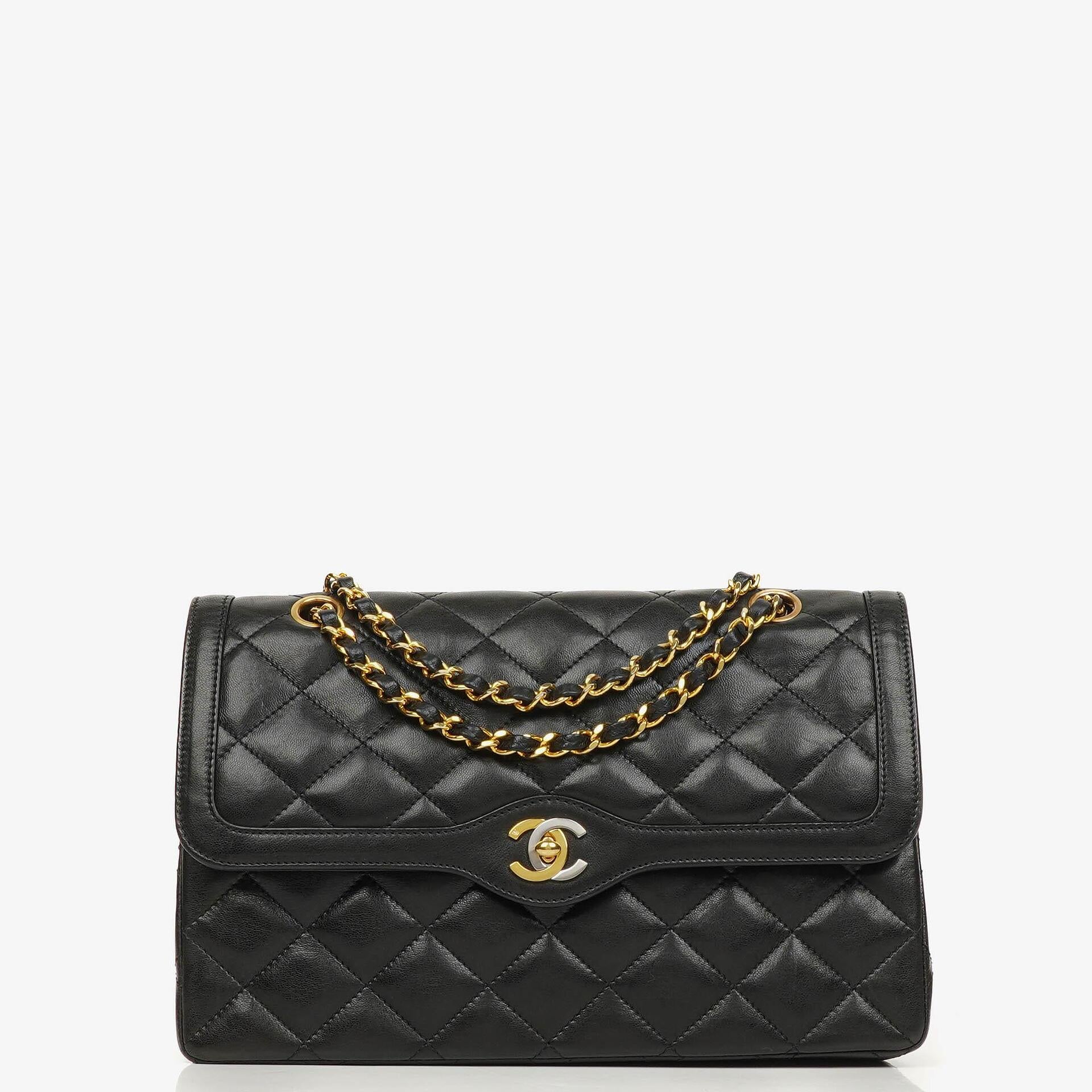 Chanel Paris Classic Medium Double Flap Bag aus schwarzem gestepptem Lammleder mit gold- und silberfarbener Hardware