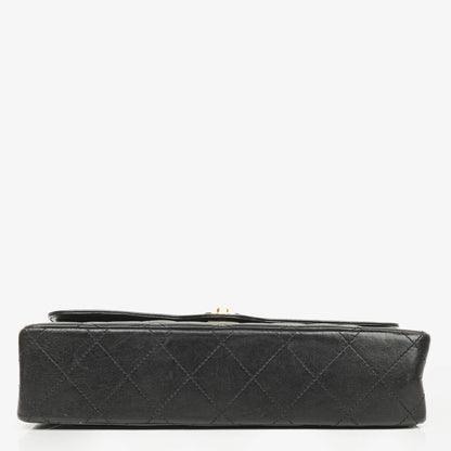 Chanel Paris Classic Medium Double Flap Bag aus schwarzem gestepptem Lammleder mit gold- und silberfarbener Hardware
