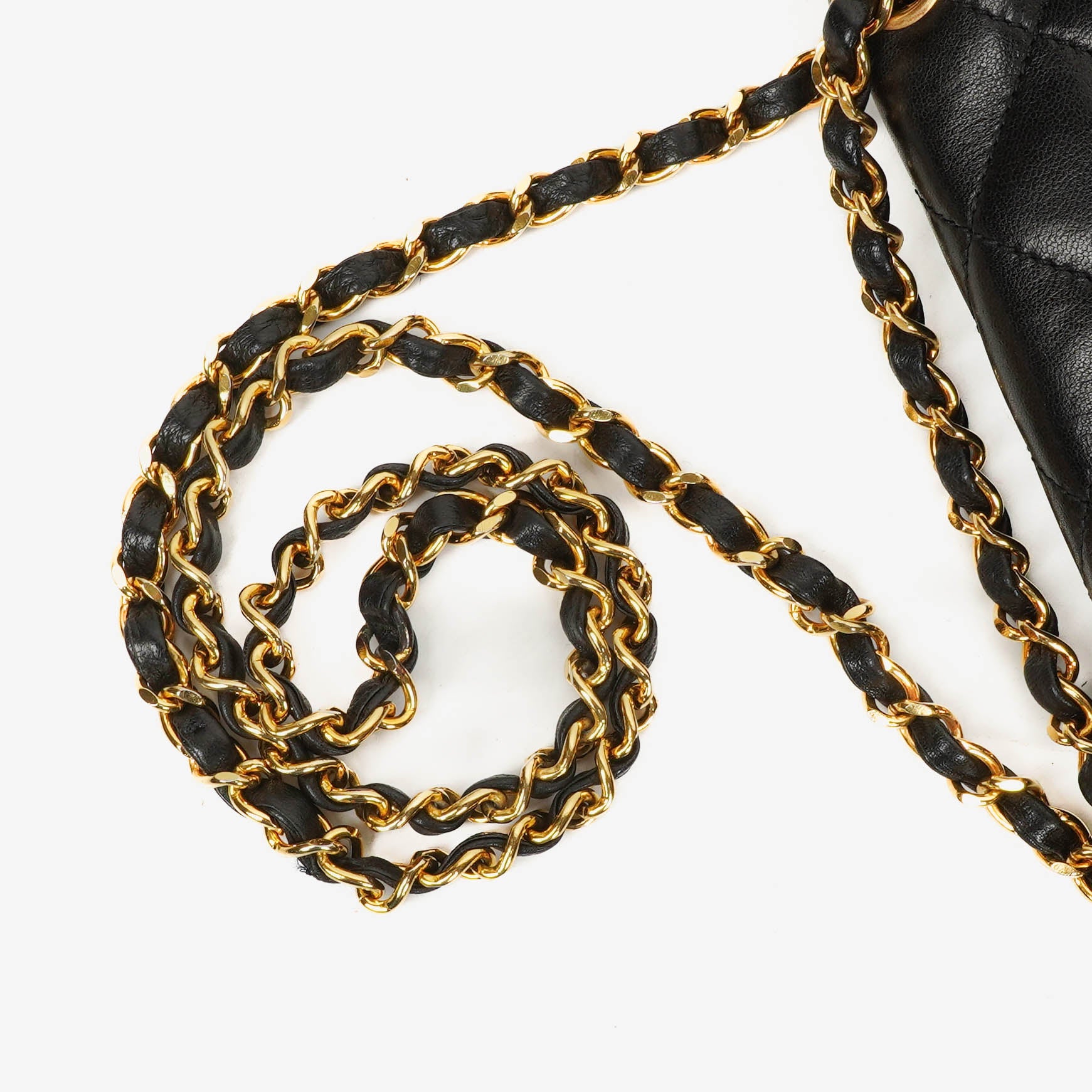 Chanel Paris Classic Medium Double Flap Bag aus schwarzem gestepptem Lammleder mit gold- und silberfarbener Hardware