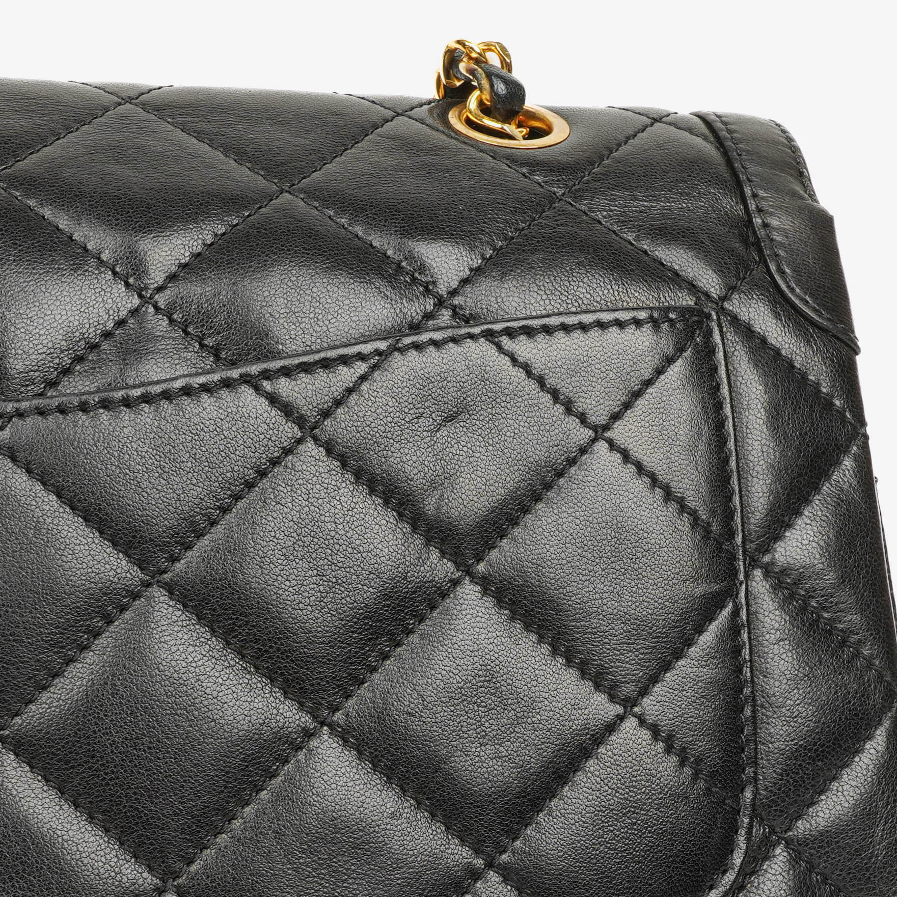 Chanel Paris Classic Medium Double Flap Bag aus schwarzem gestepptem Lammleder mit gold- und silberfarbener Hardware
