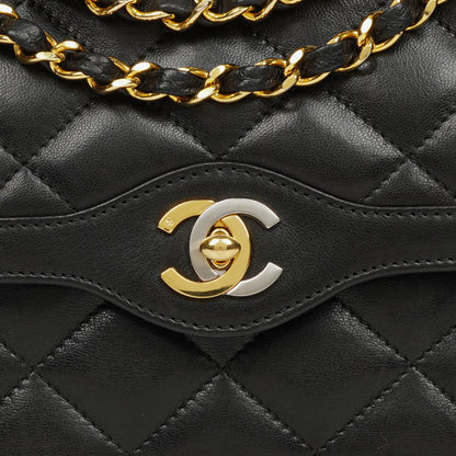Chanel Paris Classic Medium Double Flap Bag aus schwarzem gestepptem Lammleder mit gold- und silberfarbener Hardware