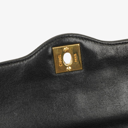 Chanel Paris Classic Medium Double Flap Bag aus schwarzem gestepptem Lammleder mit gold- und silberfarbener Hardware