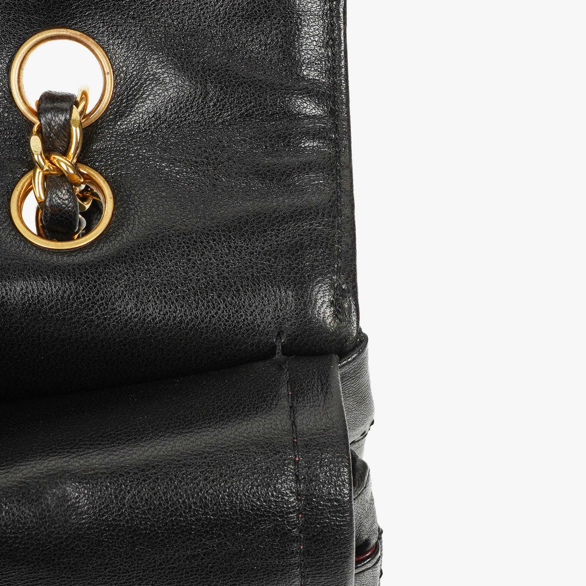 Chanel Paris Classic Medium Double Flap Bag aus schwarzem gestepptem Lammleder mit gold- und silberfarbener Hardware