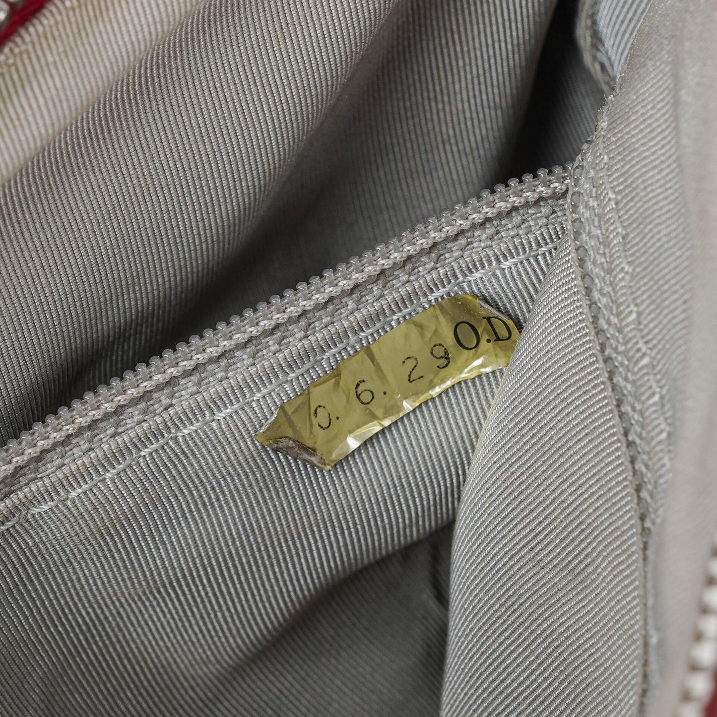Chanel Paris-Shanghai Schultertasche aus rotem Leder