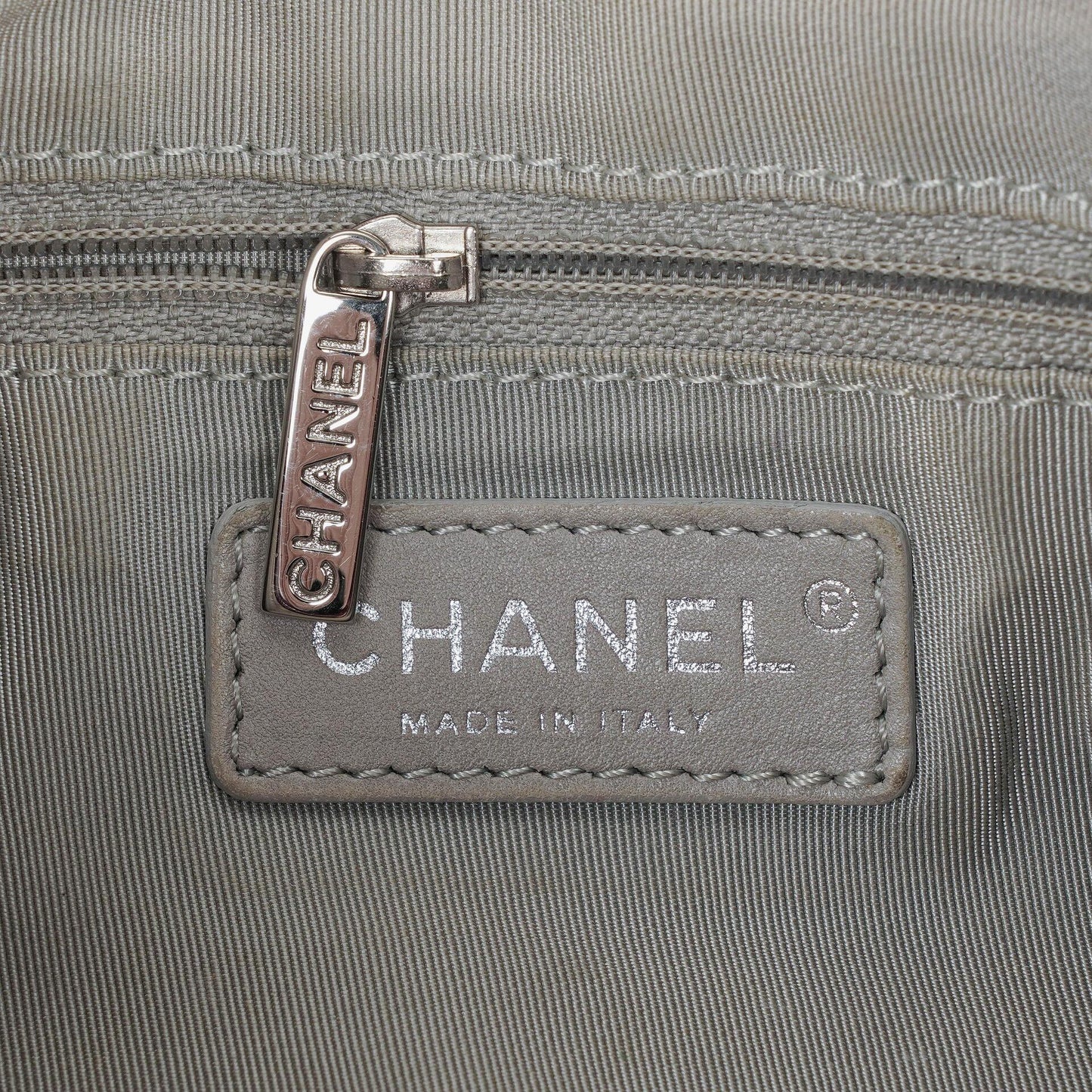 Chanel Paris-Shanghai Schultertasche aus rotem Leder
