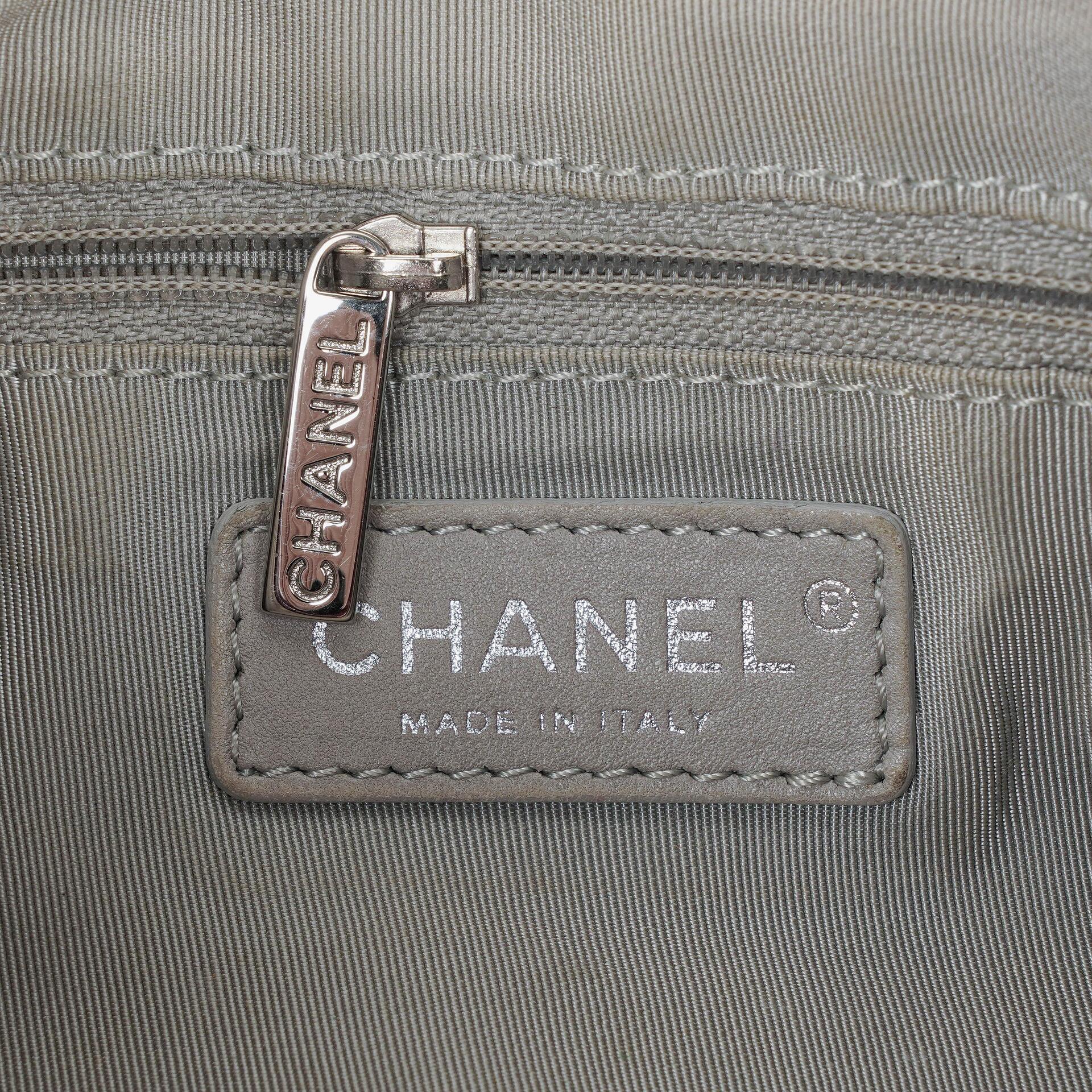 Chanel Paris-Shanghai Schultertasche aus rotem Leder