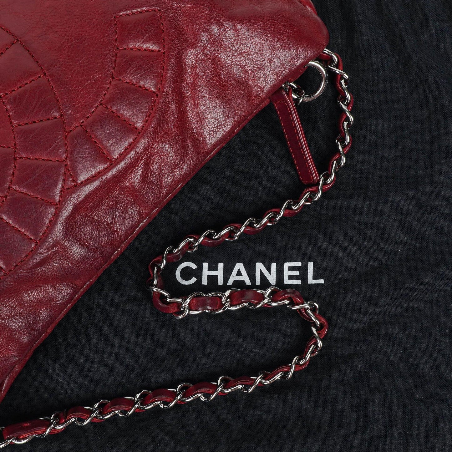 Chanel Paris-Shanghai Schultertasche aus rotem Leder