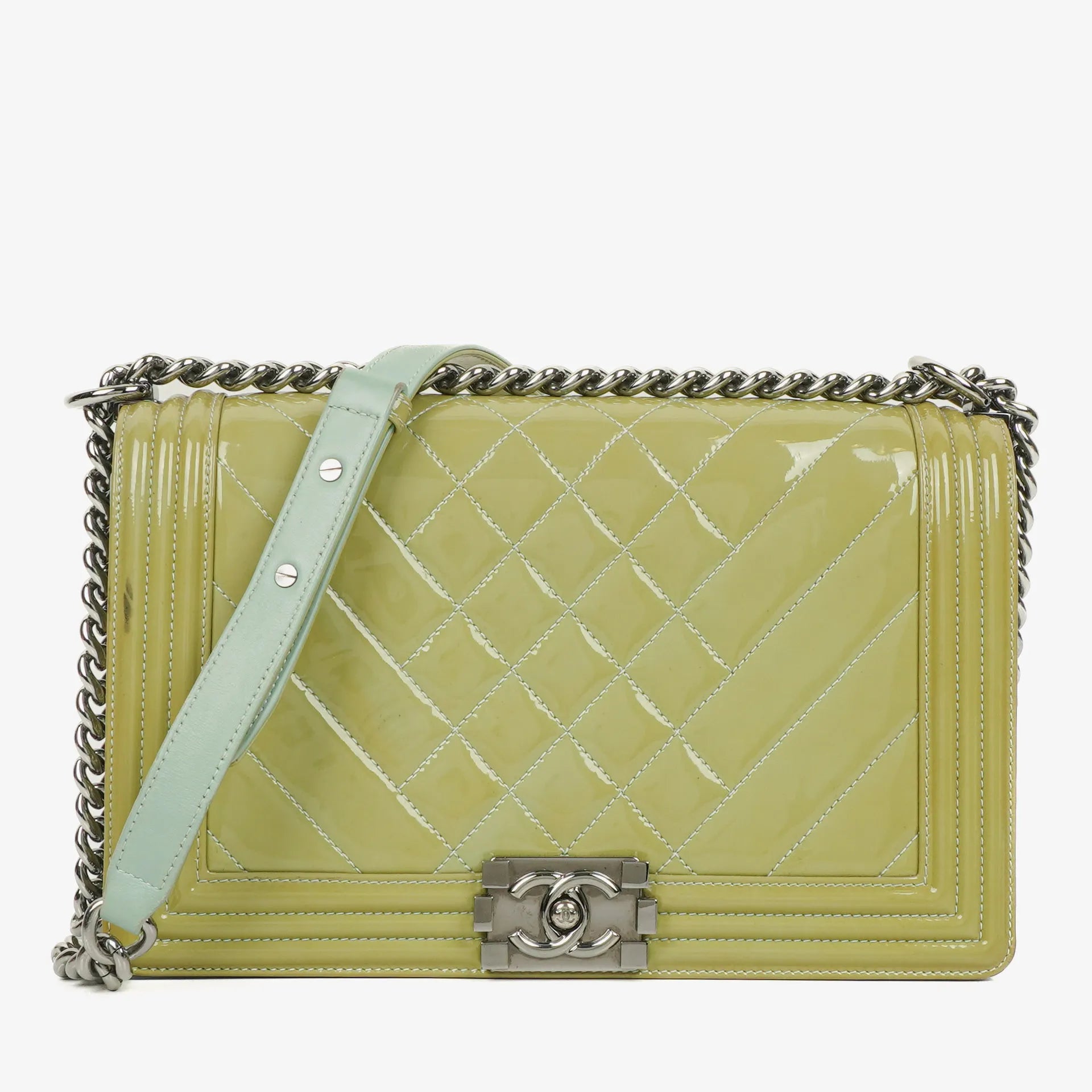 Chanel Boy Flap Tasche aus Lackleder