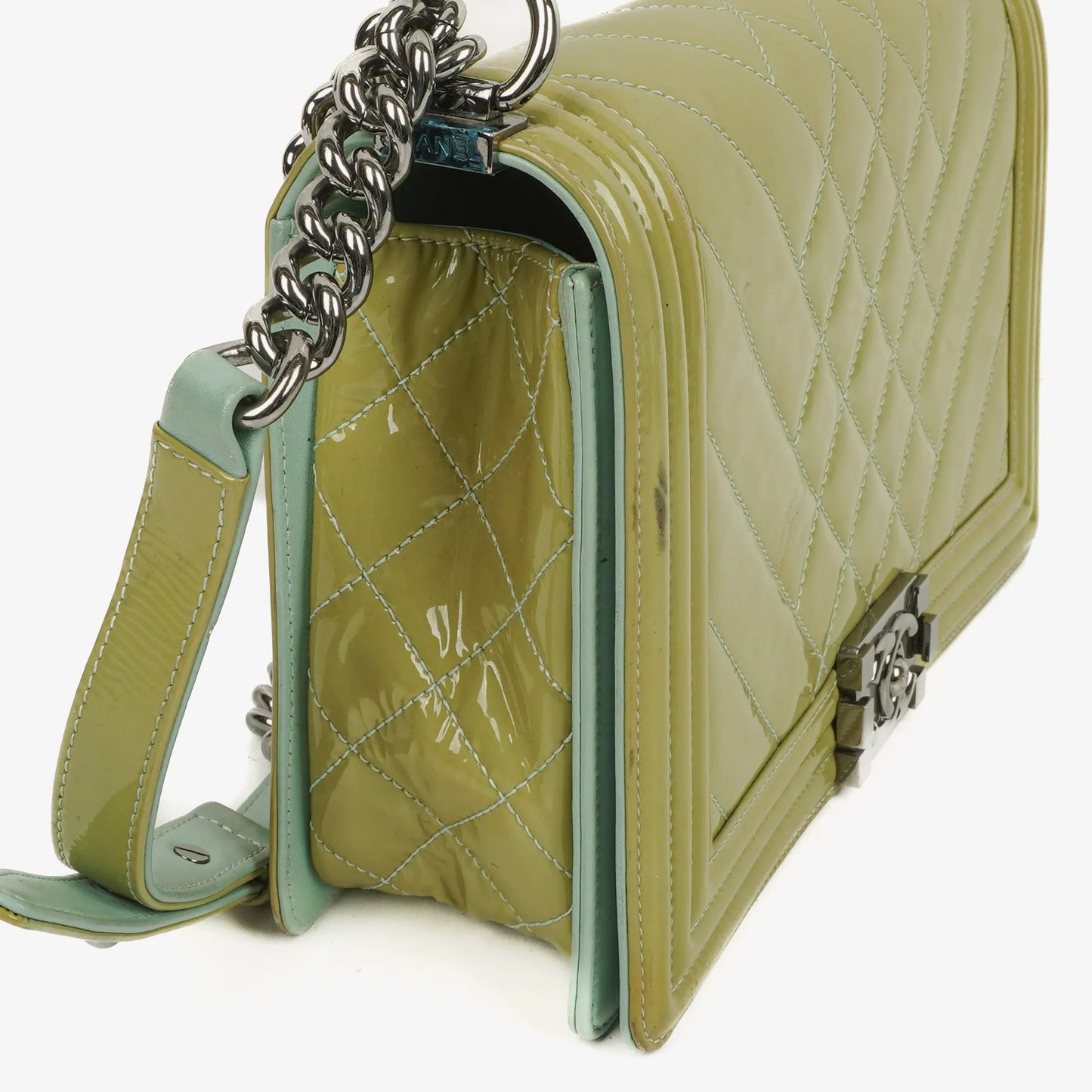 Chanel Boy Flap Tasche aus Lackleder