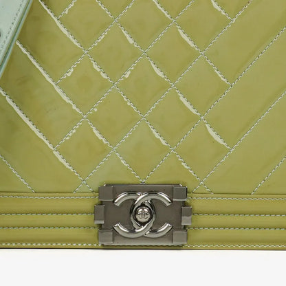Chanel Boy Flap Tasche aus Lackleder
