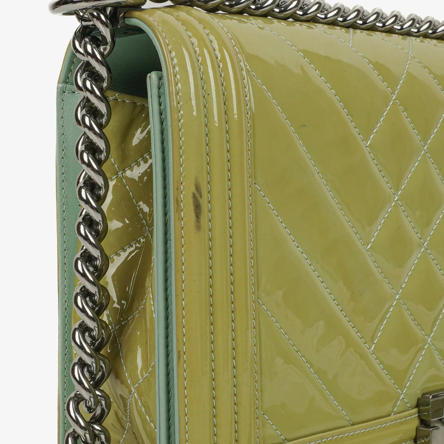 Chanel Boy Flap Tasche aus Lackleder
