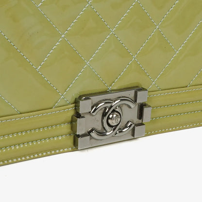 Chanel Boy Flap Tasche aus Lackleder