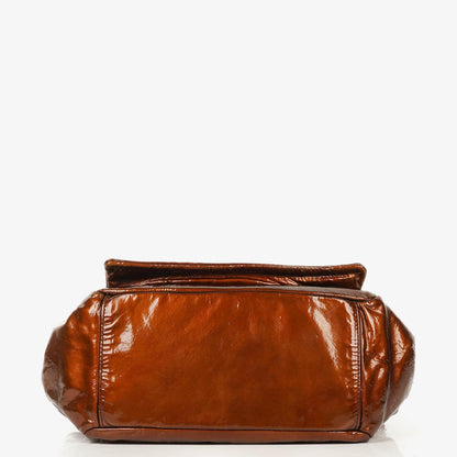 Chanel CC Accordion Flap-Tasche aus Lackleder