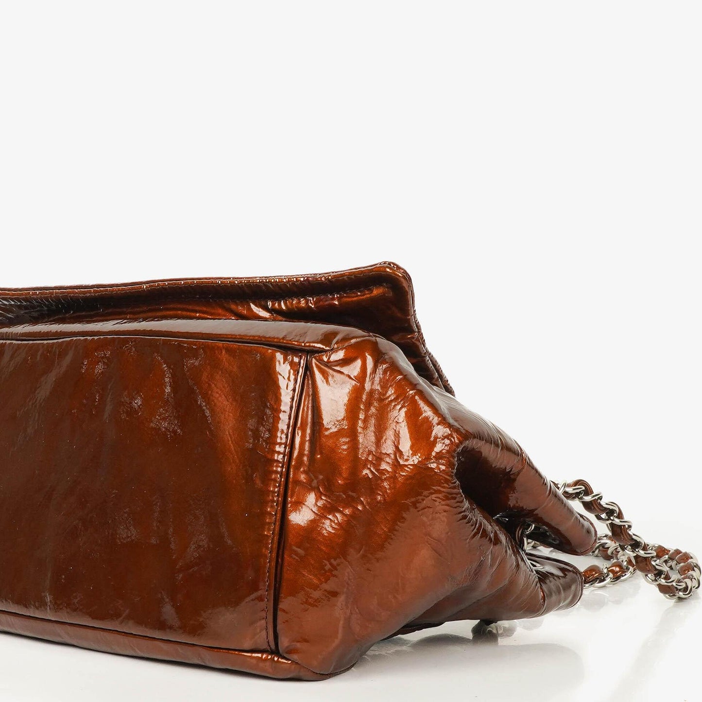 Chanel CC Accordion Flap-Tasche aus Lackleder