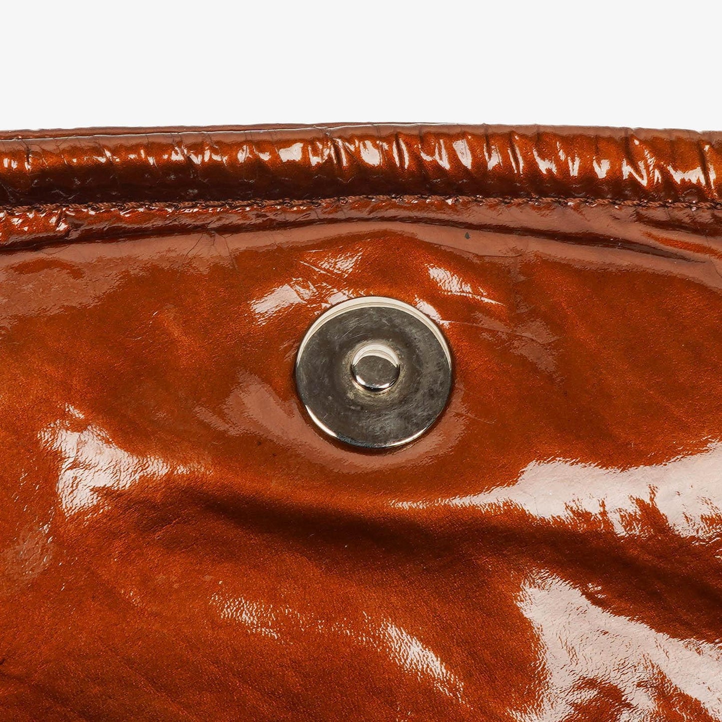 Chanel CC Accordion Flap-Tasche aus Lackleder