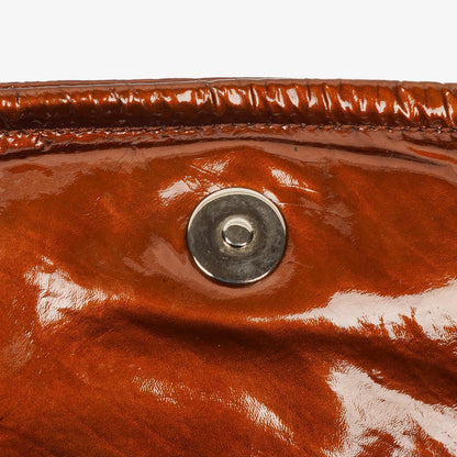 Chanel CC Accordion Flap-Tasche aus Lackleder