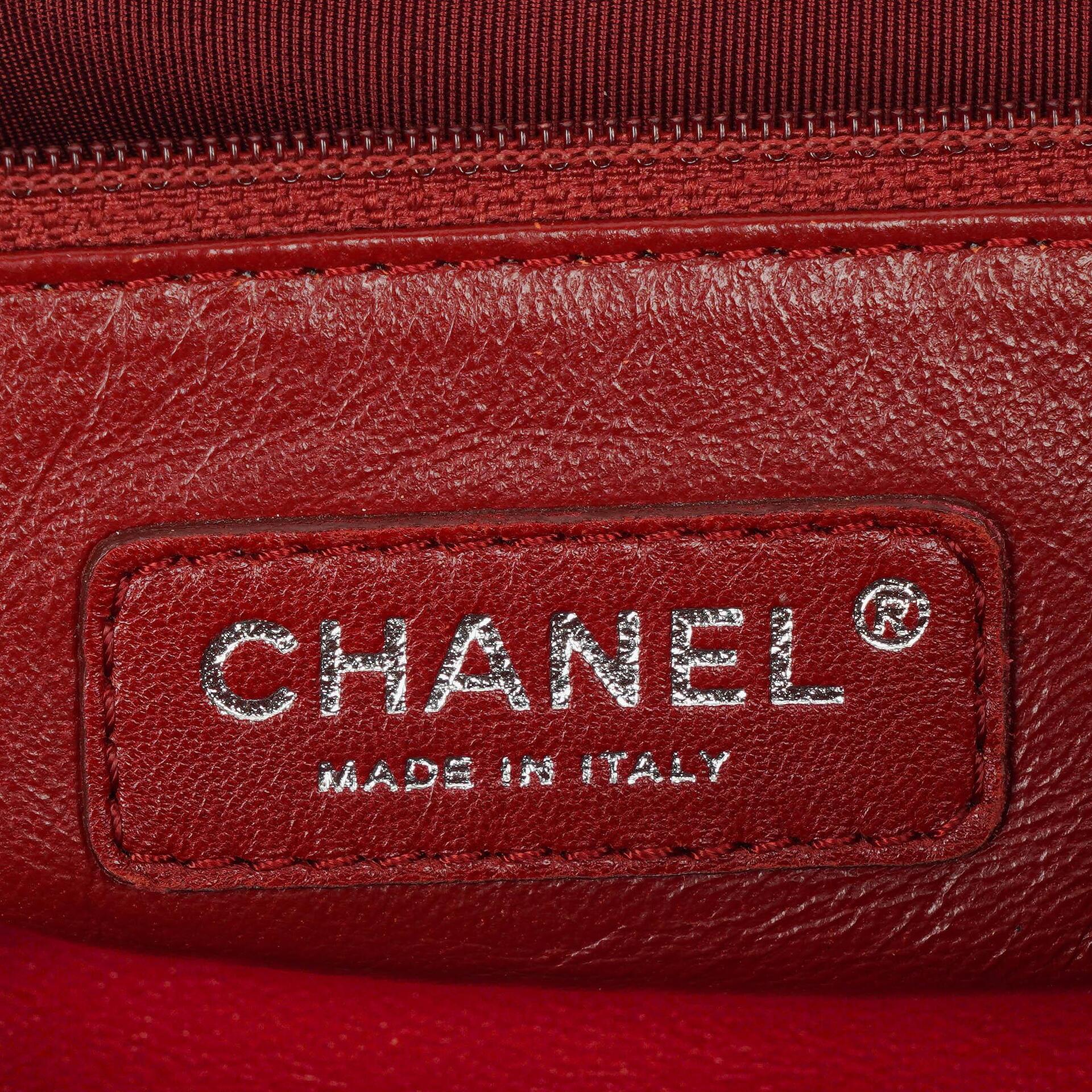 Chanel CC Accordion Flap-Tasche aus Lackleder