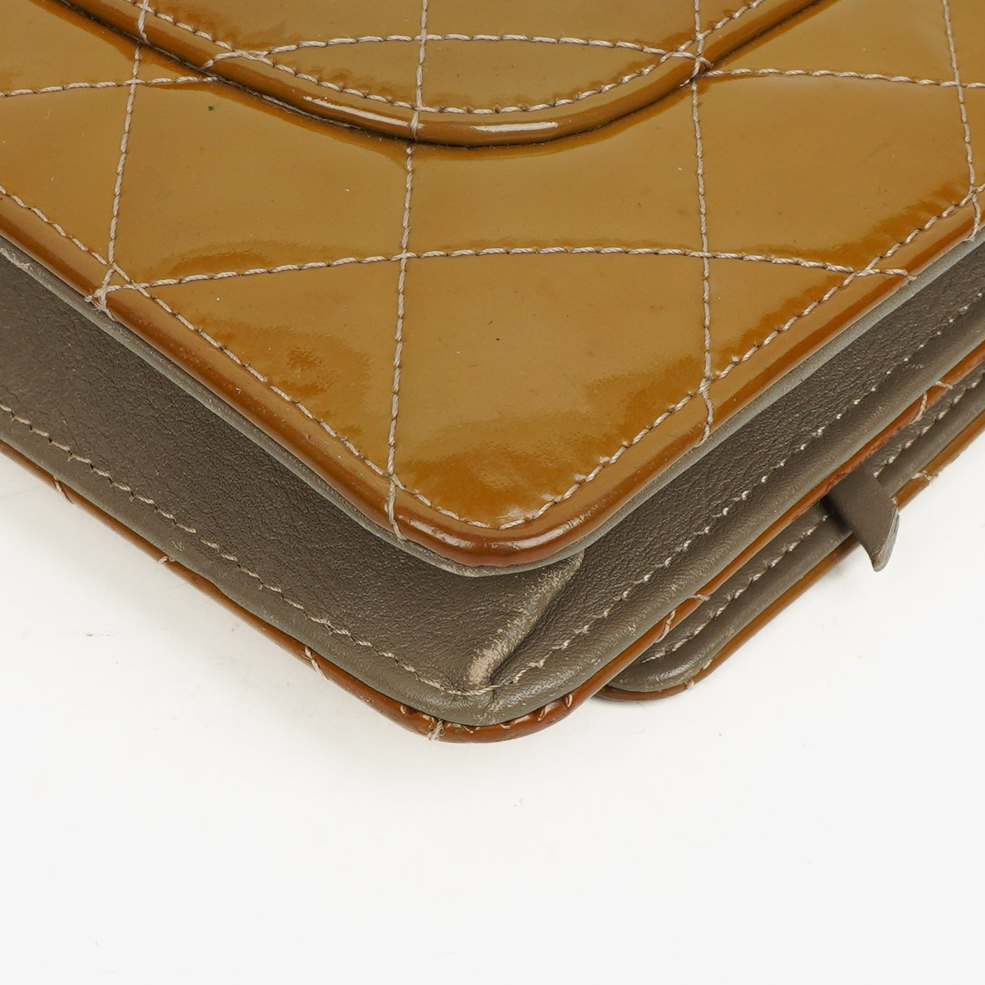 Chanel Wallet on Chain WOC aus gestepptem Lackleder