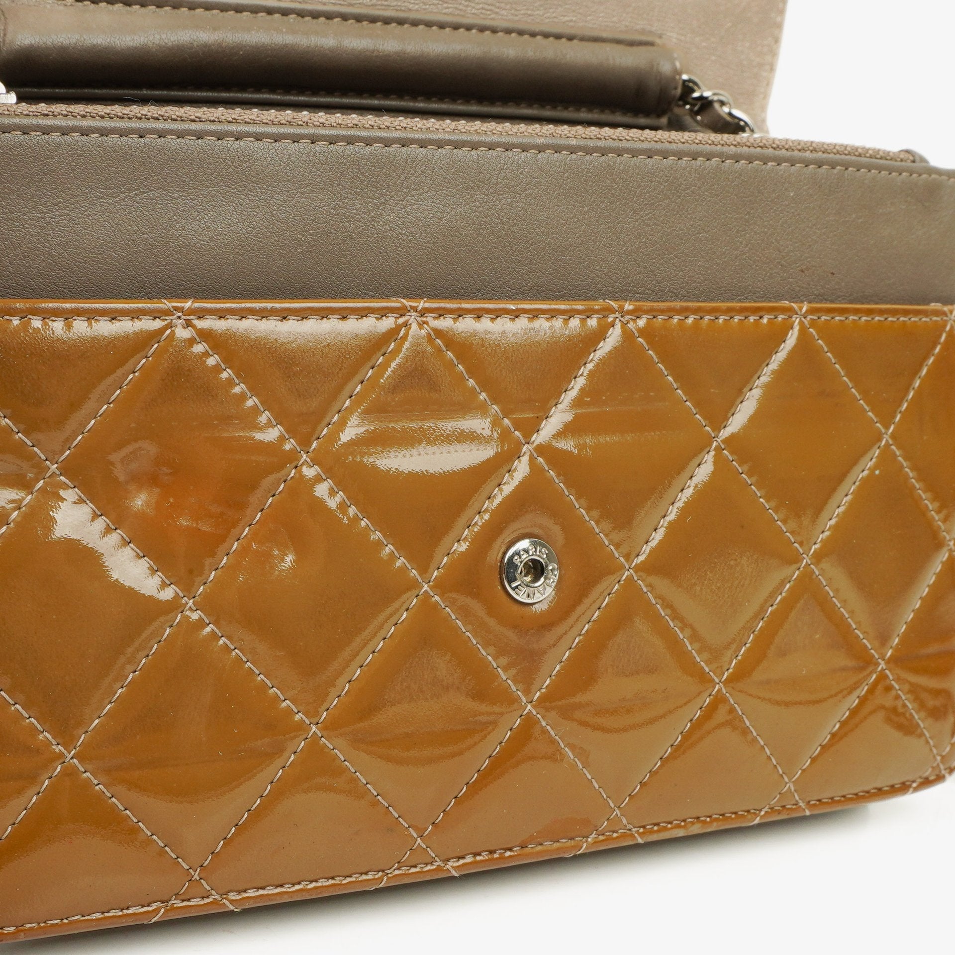 Chanel Wallet on Chain WOC aus gestepptem Lackleder